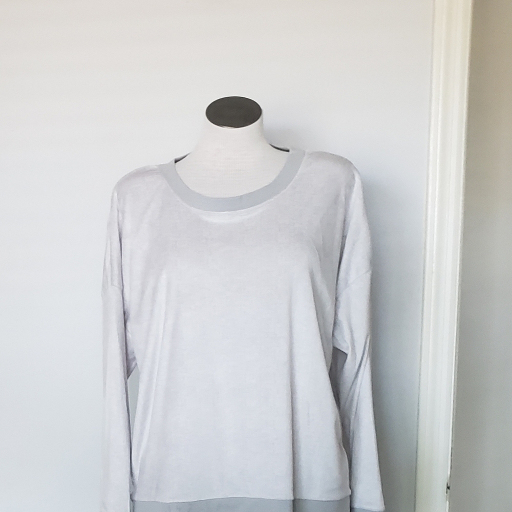 Secret Treasures Gray Buttery Soft Crew Neck Women's Sleepwear Shirt Size M NWT